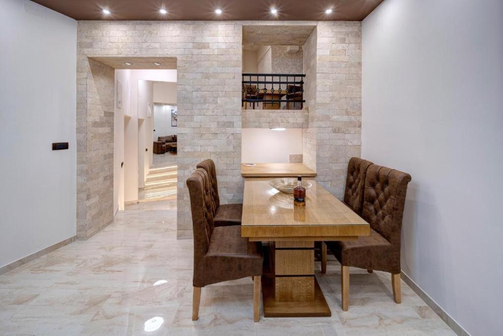 Kaliopi Apartment *